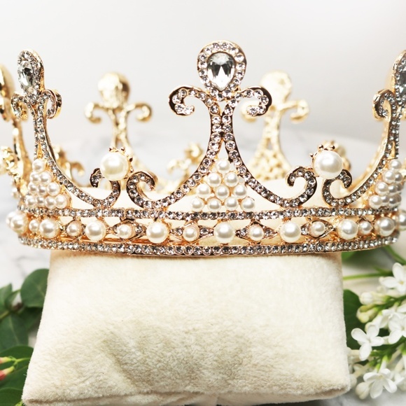 👑 Parisian Fleur de Lis Crystal & Pearl Crown - Picture 12 of 14